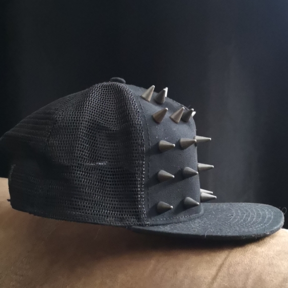 NEONLIGHTS CAP 🖤 - Picture 3 of 4